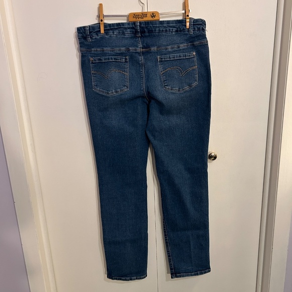 Women's Northern Reflections Size 14 Pull-On Comfort Waist Tapered Leg Jeans - Picture 7 of 11